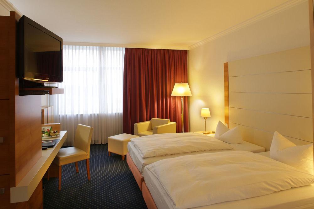 Hotel La Strada Kassel Exteriör bild