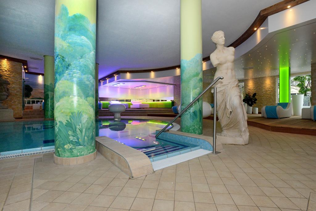 Hotel La Strada Kassel Exteriör bild