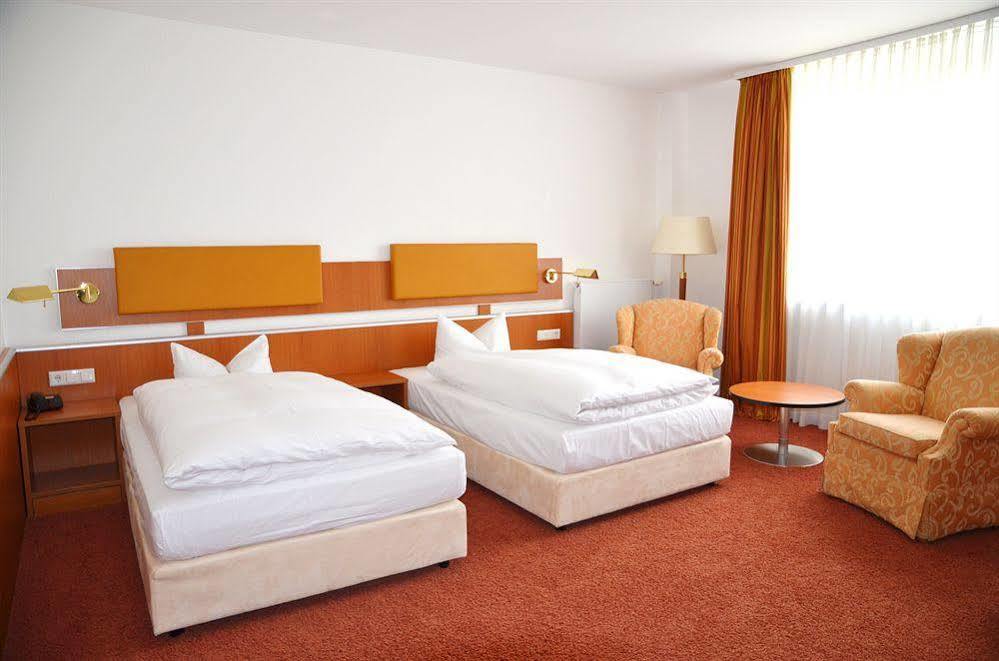 Hotel La Strada Kassel Exteriör bild